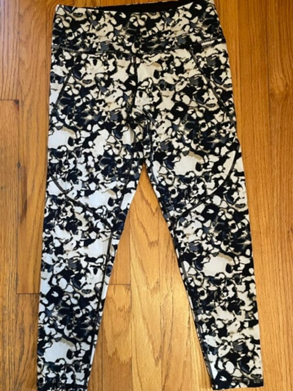 SWEATY BETTY 7/8 Leggings Abstract Print S